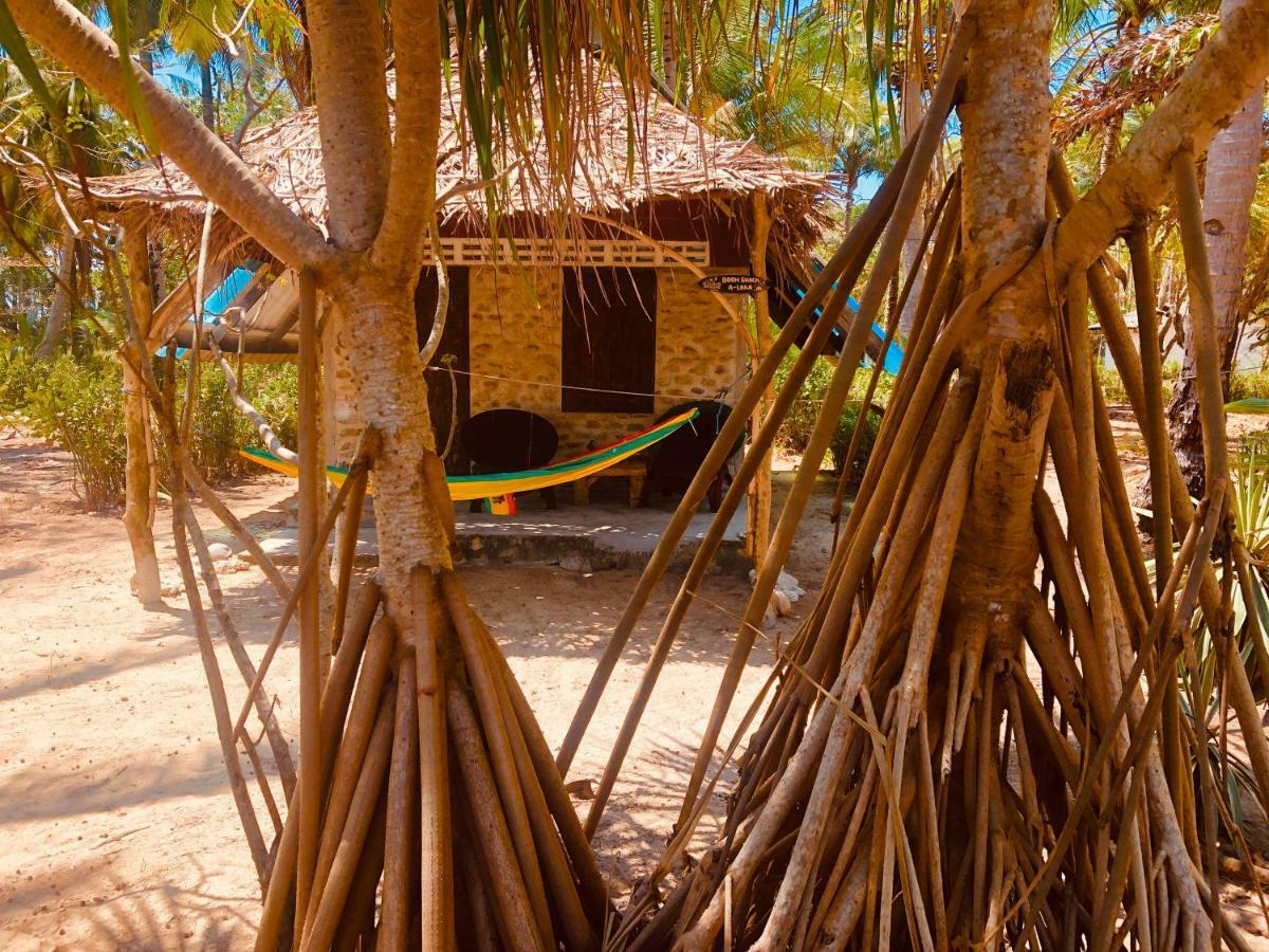 Reggae Island Private Island Hotel Koh Phayam Exterior foto